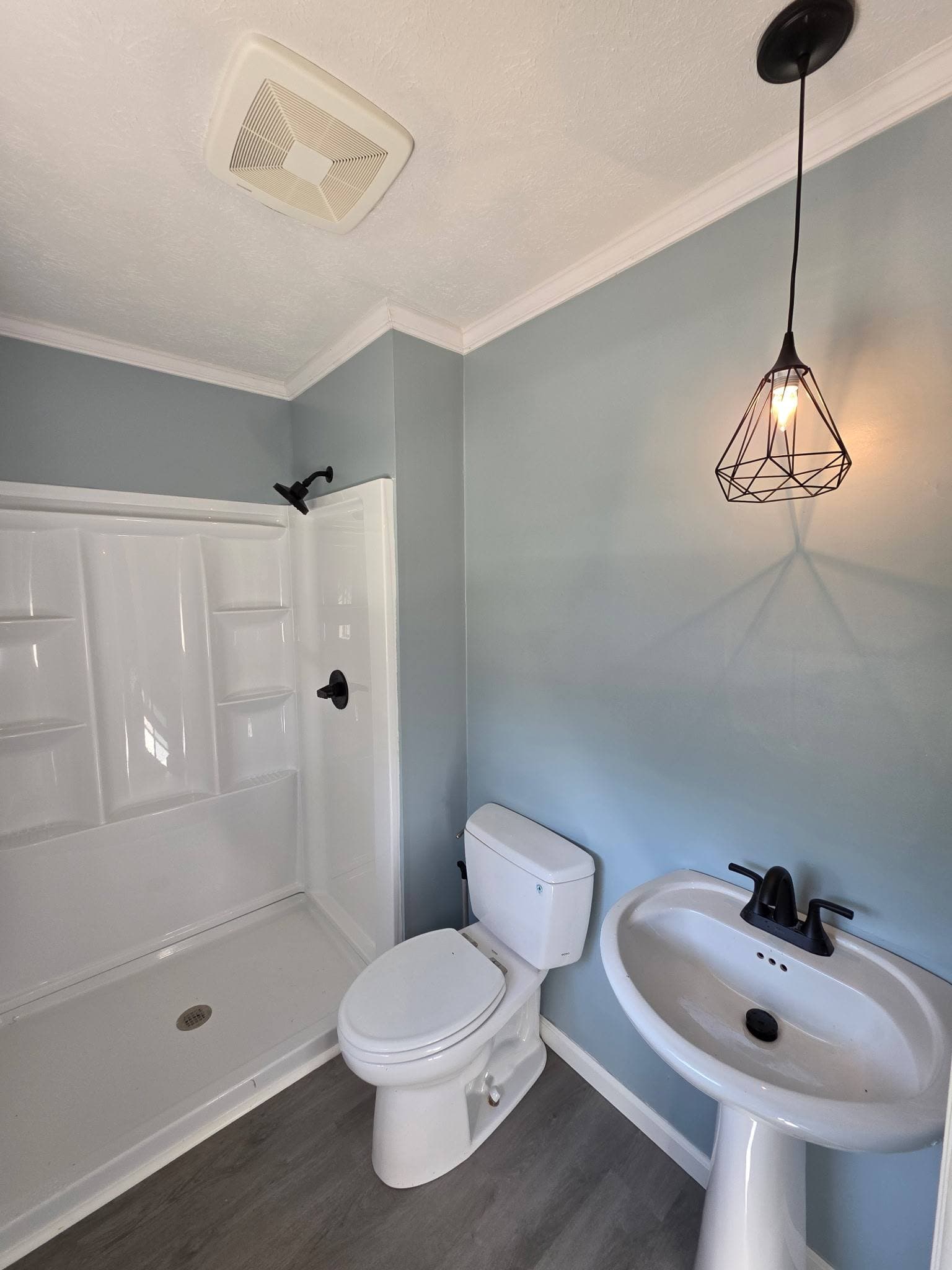 Pedestal Sink Bathroom